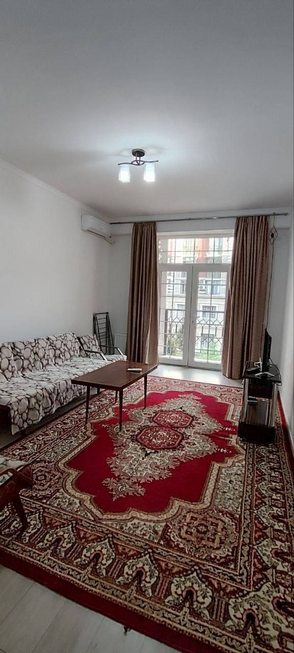 2-комн. квартира в аренду, 65 м²