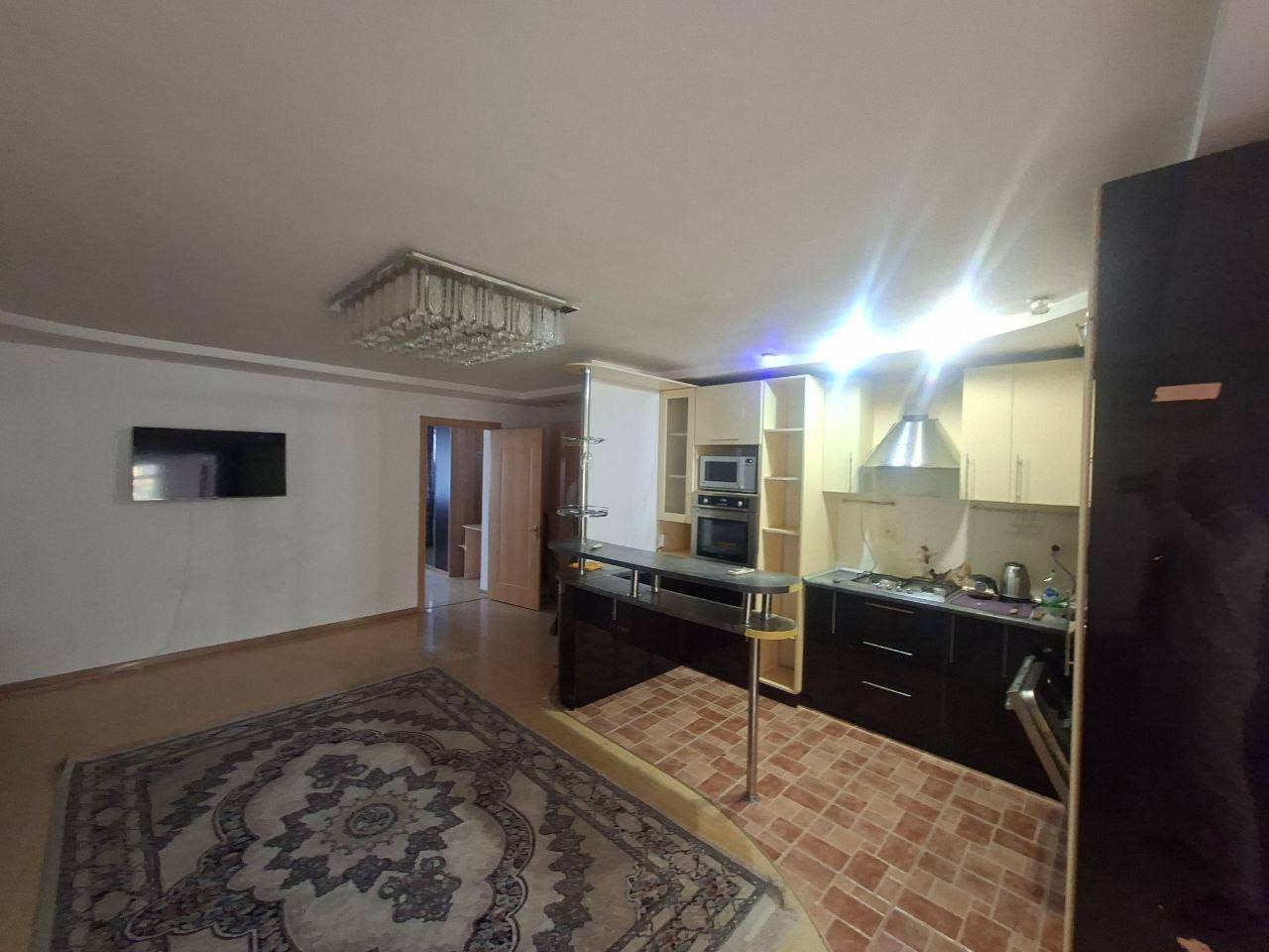 2-комн. квартира, 65 м² — фото 2