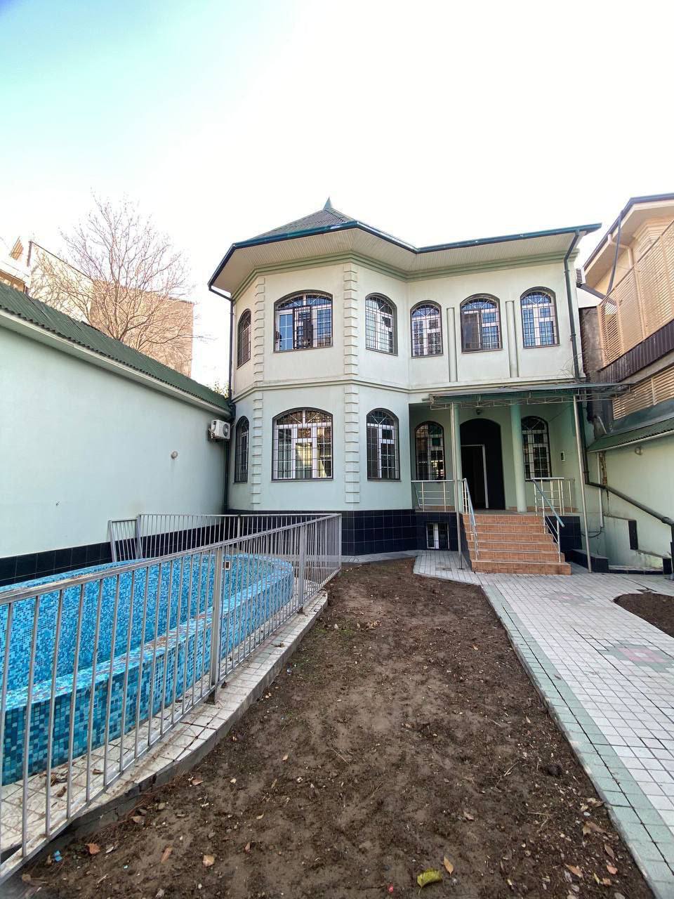 Дом, участок 4,5 сот.