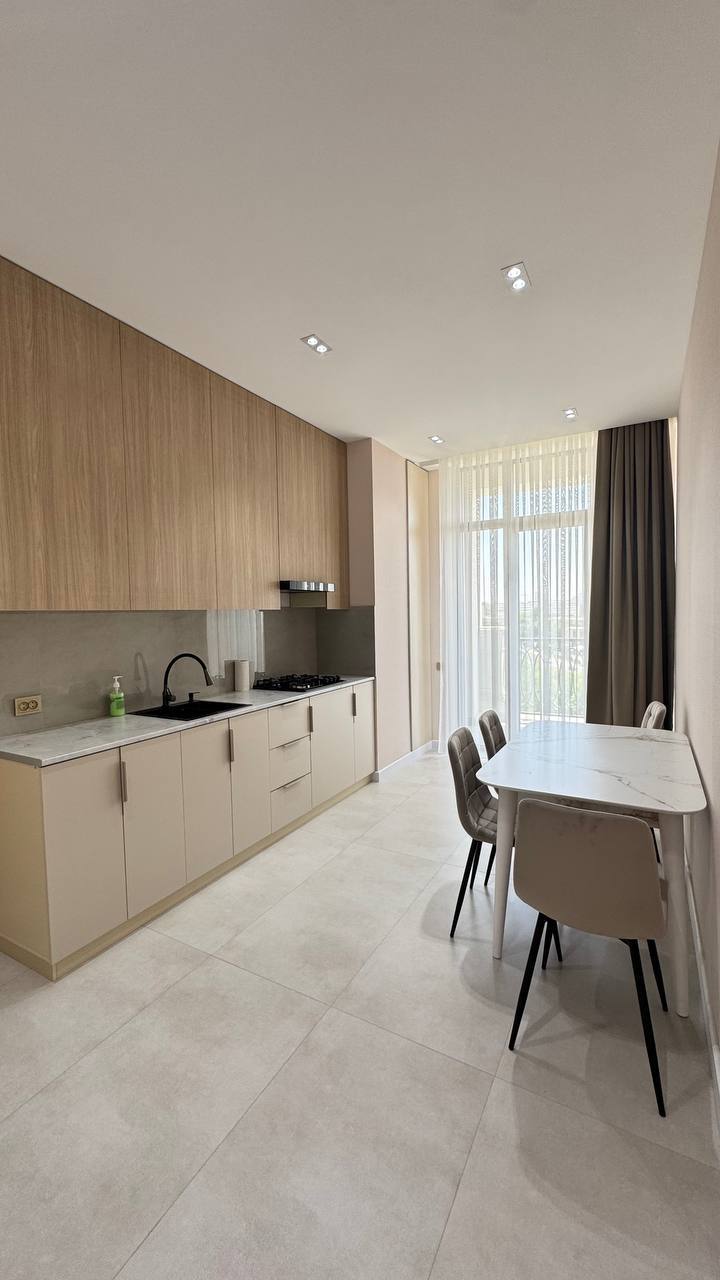 2-комн. квартира, 72 м² — фото 2