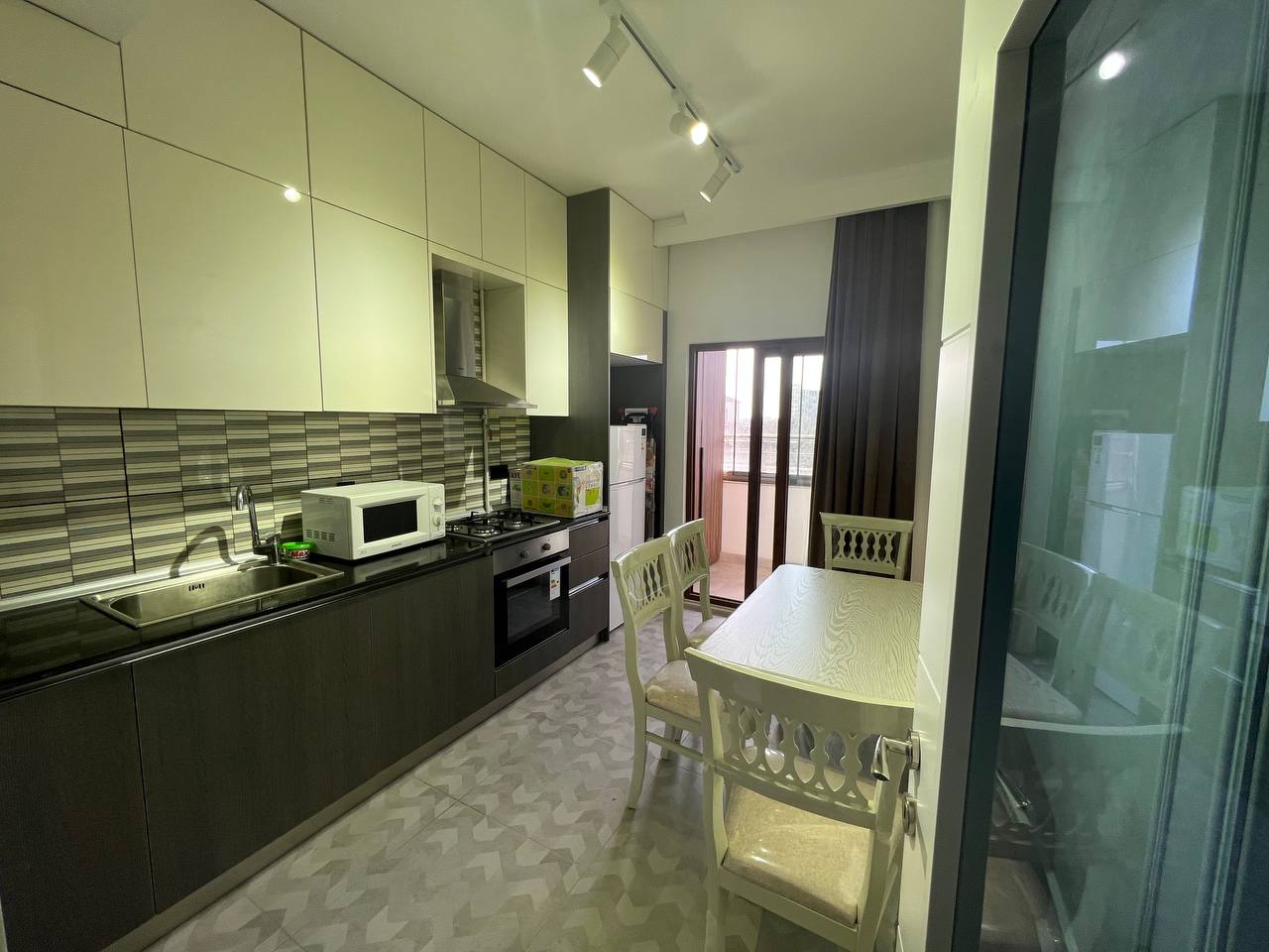 3-комн. квартира в аренду, 85 м²