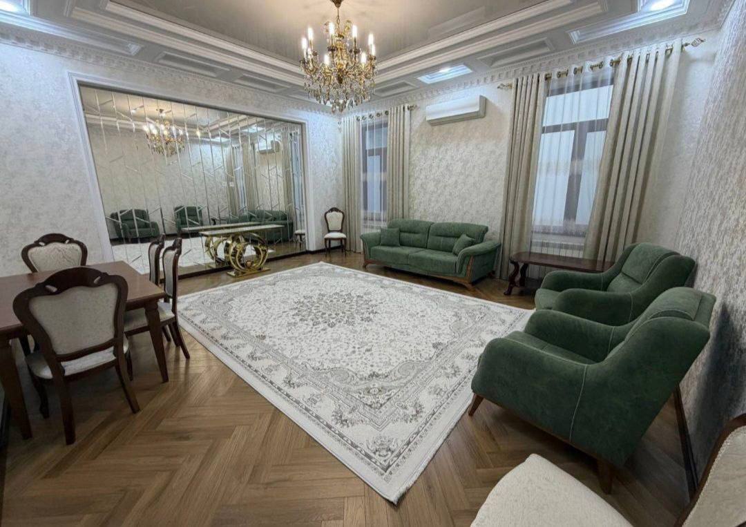 Дом 370 м², участок 2,5 сот. — фото 3