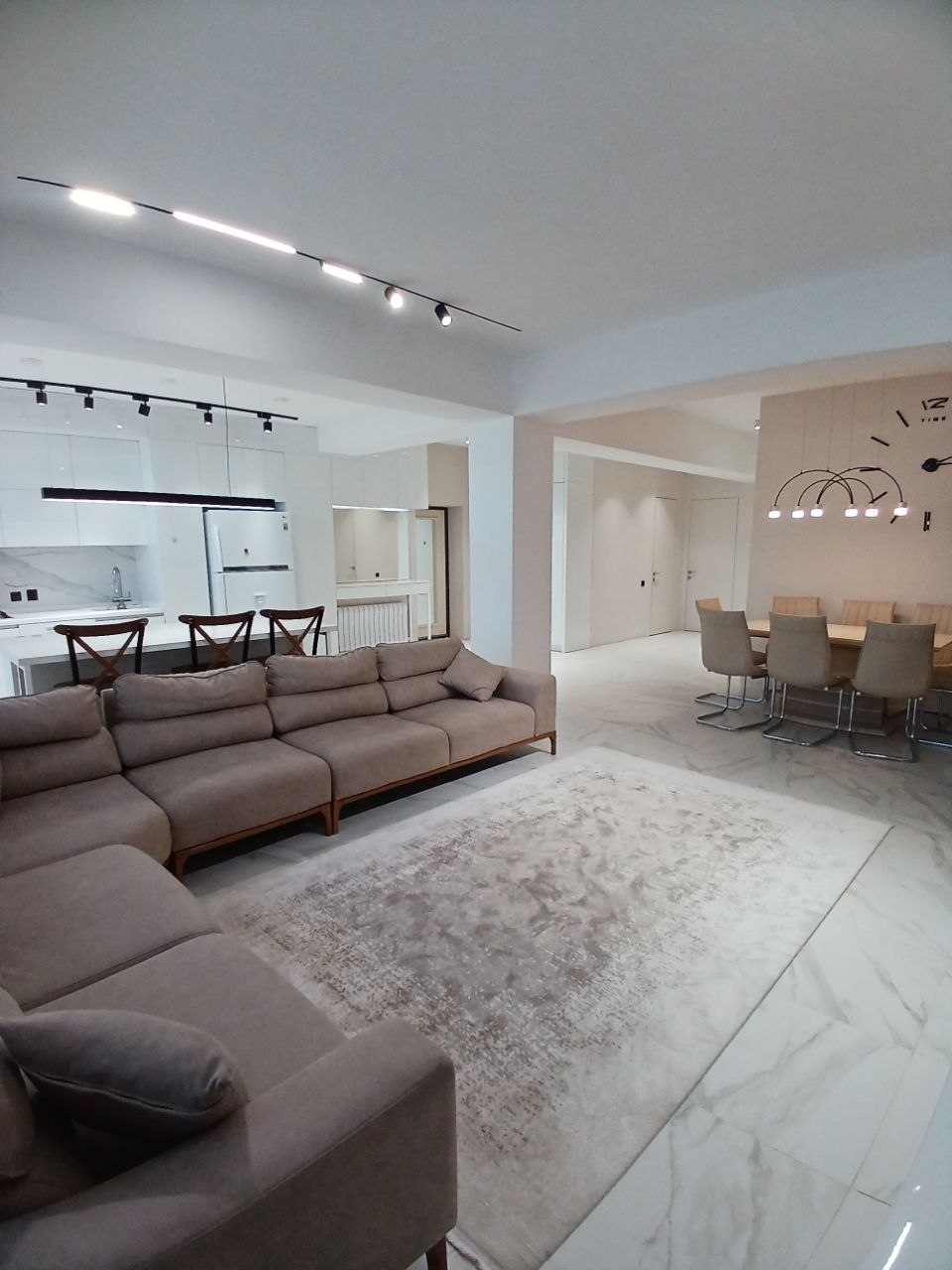 3-комн. квартира, 130 м² — фото 1