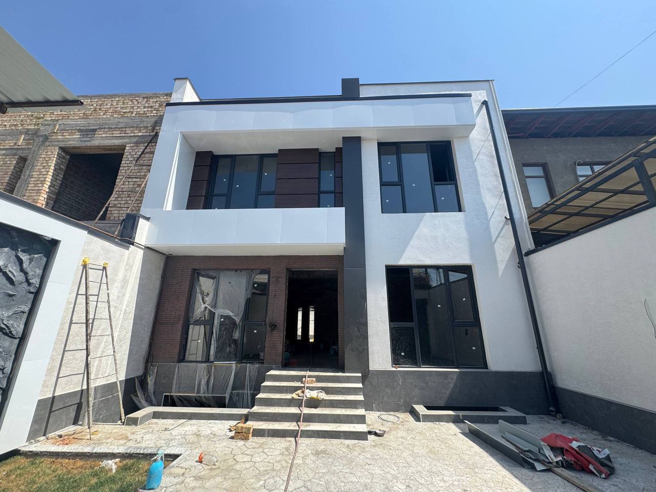 Дом 360 м², участок 3 сот.
