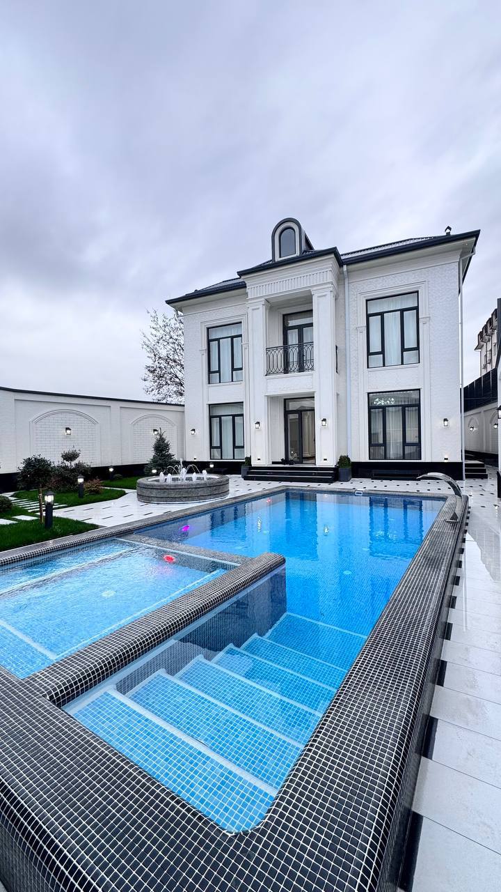 Дом 450 м², участок 6 сот.