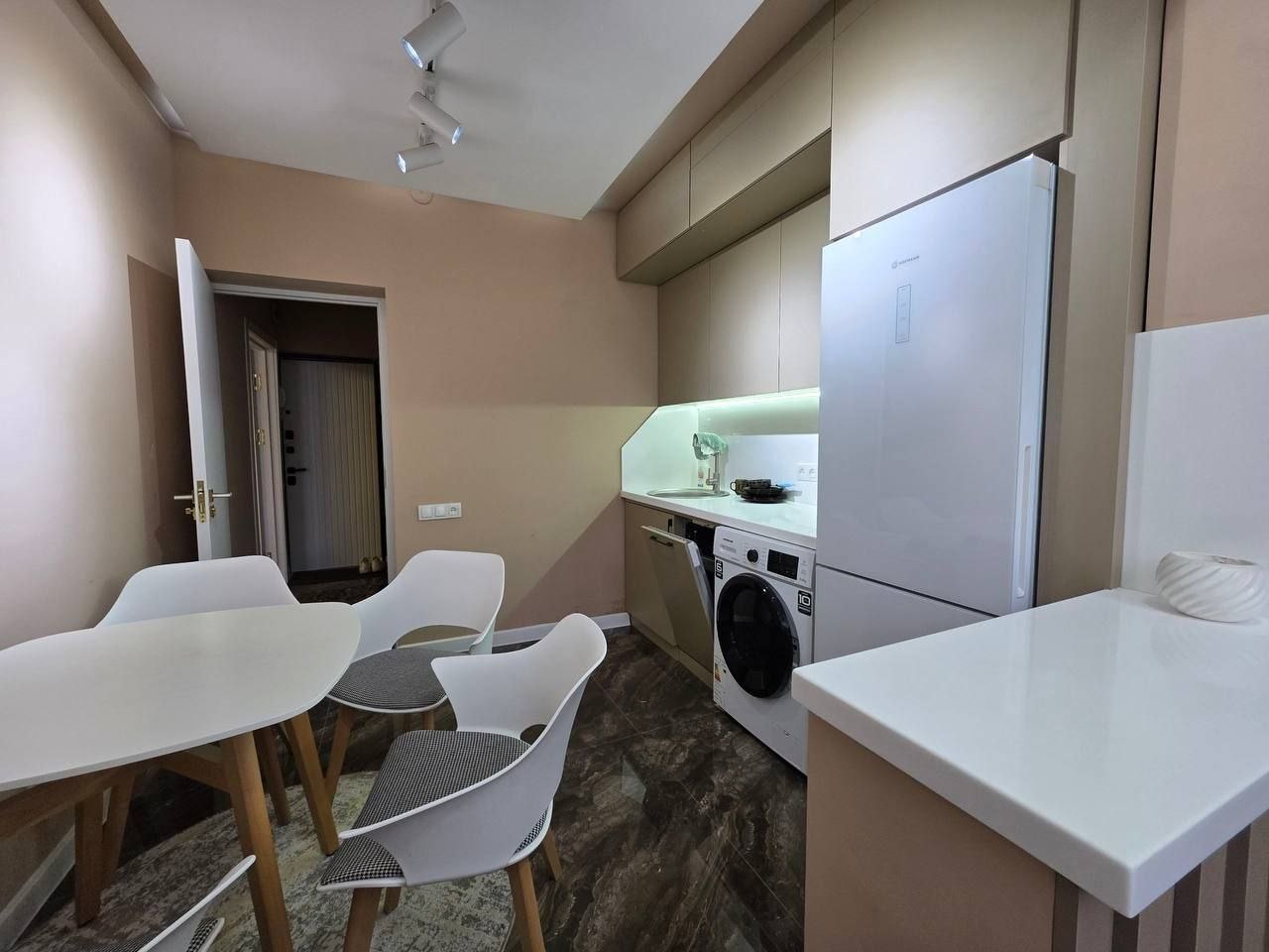 2-комн. квартира, 60 м² — фото 7