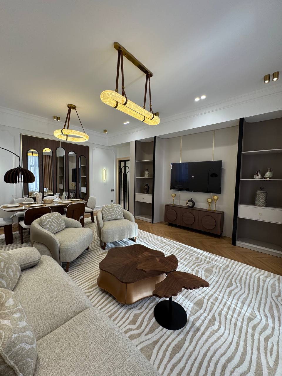 6-комн. квартира, 224 м²
