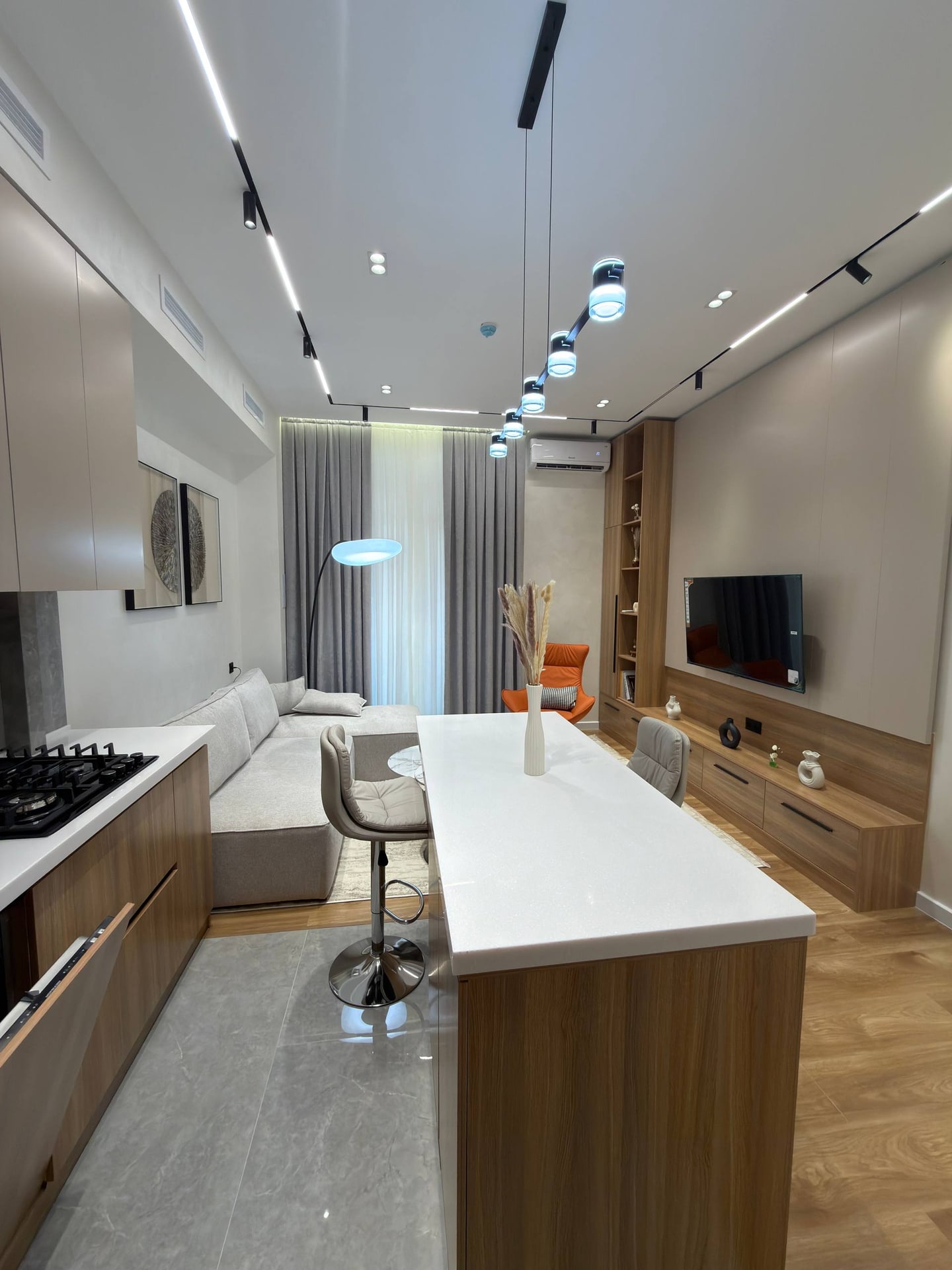 2-комн. квартира, 58 м² — фото 2
