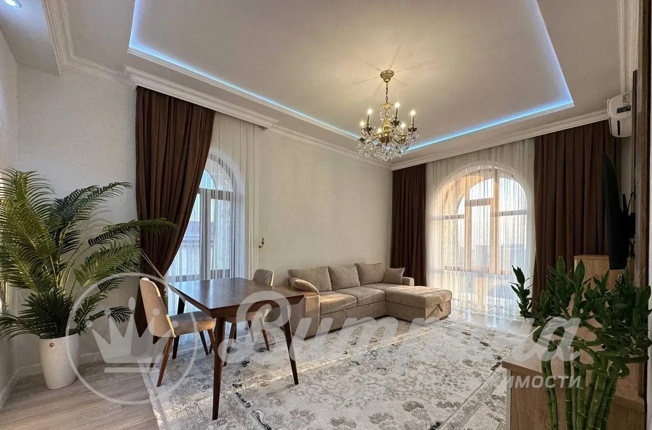 2-комн. квартира, 72 м² — фото 1